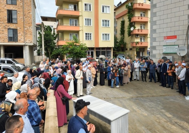 Giresundan 516 hacı adayı dualarla kutsal topraklara uğurlandı