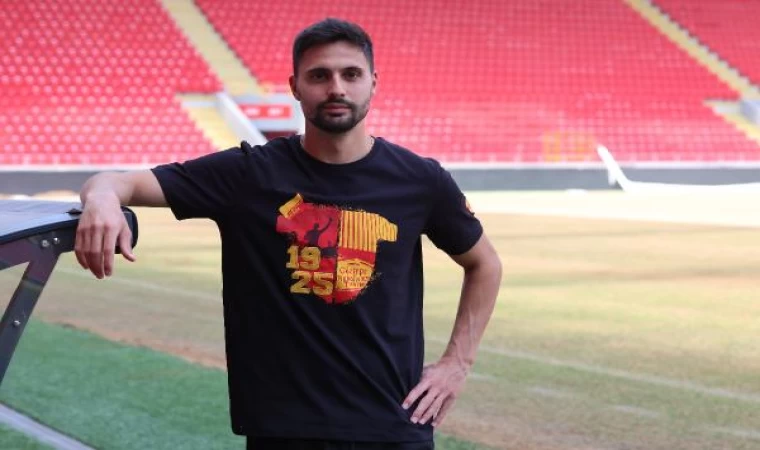 Göztepe’de ilk imza Tarkan’dan