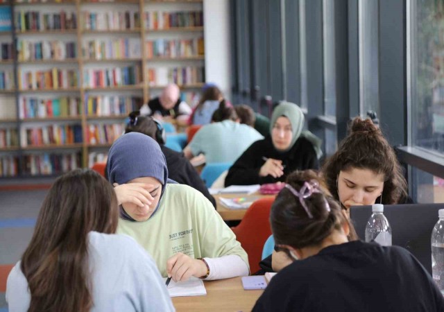 Gürsu Belediyesinin kütüphanesine yoğun ilgi