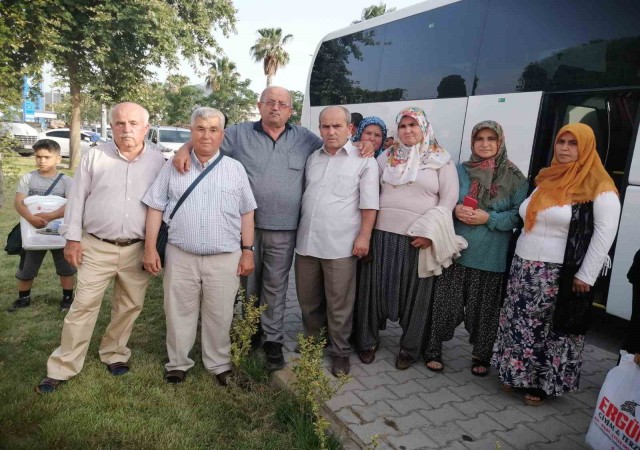 Hacı adayları dualarla uğurlandı