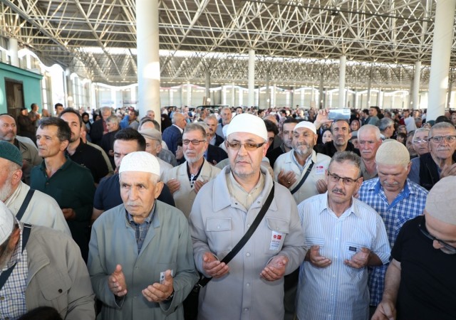 Hacı adayları için uğurlama töreni düzenlendi