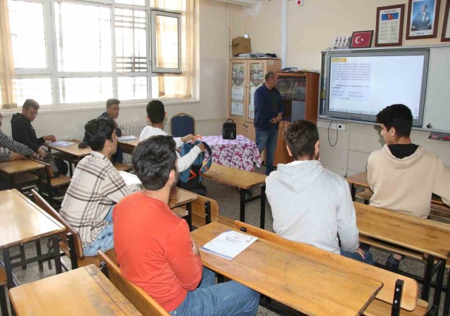 Haliliyede üniversite hazırlık yaz kursu kayıtları başladı