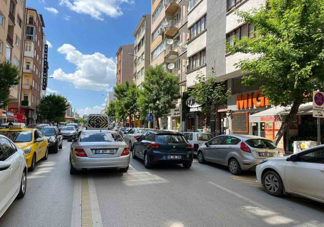 Her 3 kişiden 1ine araç düşen Eskişehirde trafik problemleri her geçen gün artıyor