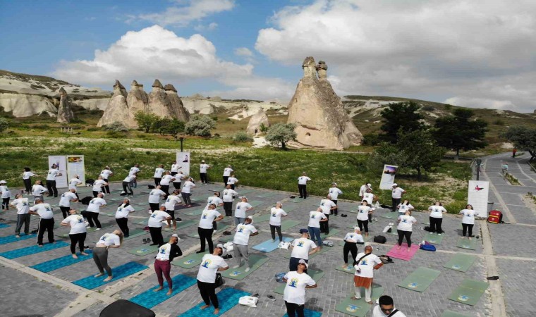 Hindistanın Ankara Büyükelçisi Virander Paul, Kapadokyada yoga yaptı