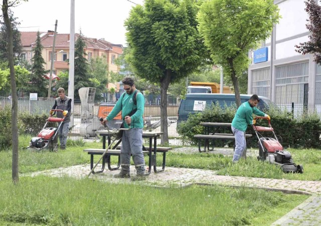 İnegölün yeşil alanları yaza hazırlanıyor