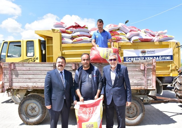 İnönü Belediyesinden manda üreticilerine ücretsiz yem desteği