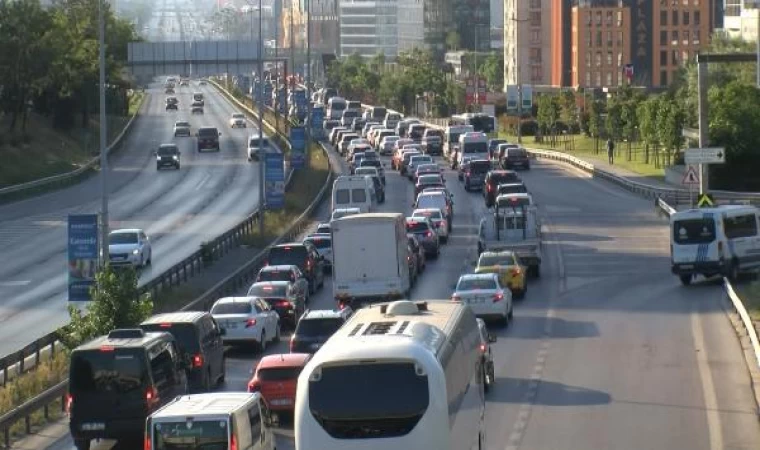 İstanbul’da bayram tatili trafiği sürüyor