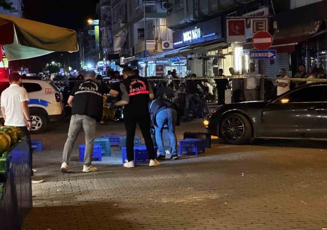 İzmirde polisin silahla yaralandığı olayla ilgili 2 gözaltı