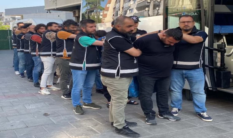 İzmir’deki suç örgütü operasyonunda 14 şüpheli adliyede