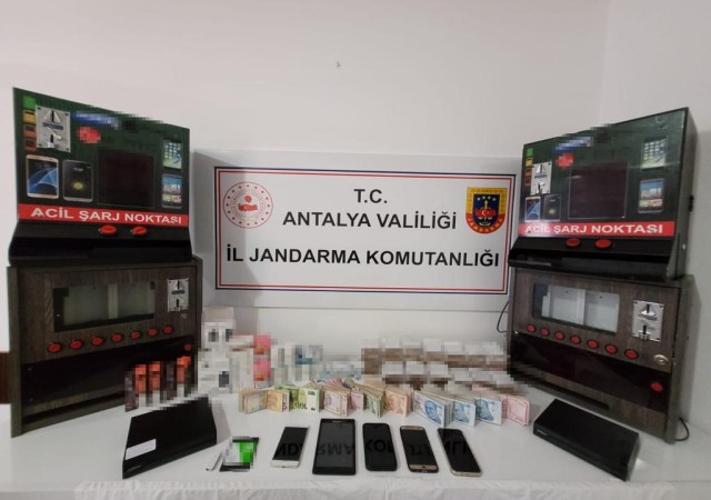 Jandarma uyuşturucu tacirlerine geçit vermiyor