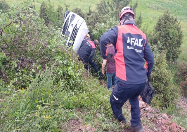 Karabükte otomobil takla attı: 2 yaralı