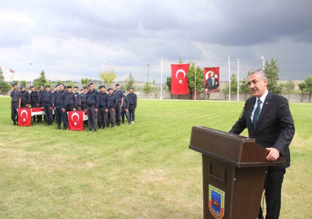 Karamanda bir günlük askerlik yapan engelliler törenle yemin etti