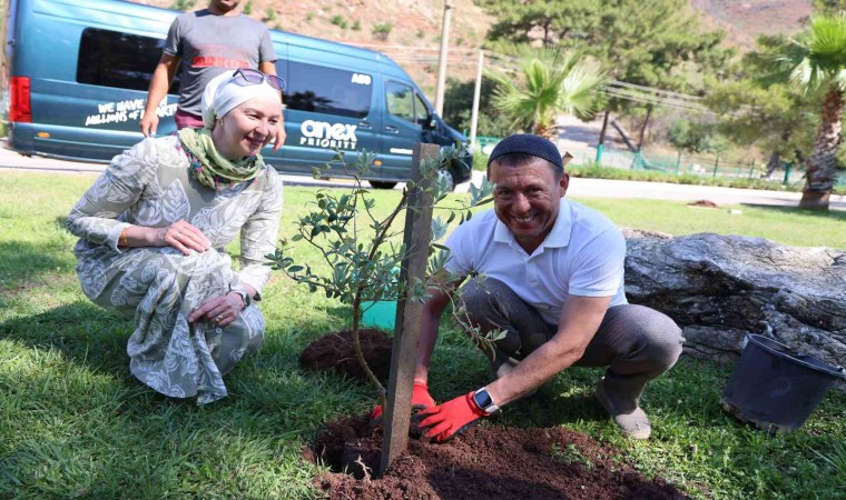 Kardeş şehirden Marmarise fidan