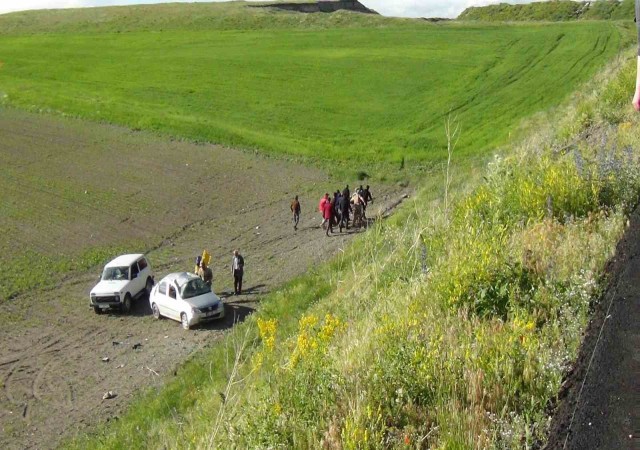 Karsta otomobil şarampole uçtu: 2 yaralı