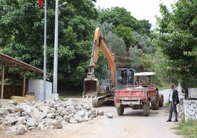 Kavakderesi Mahalle sakinlerinden Başkan Özcana teşekkür