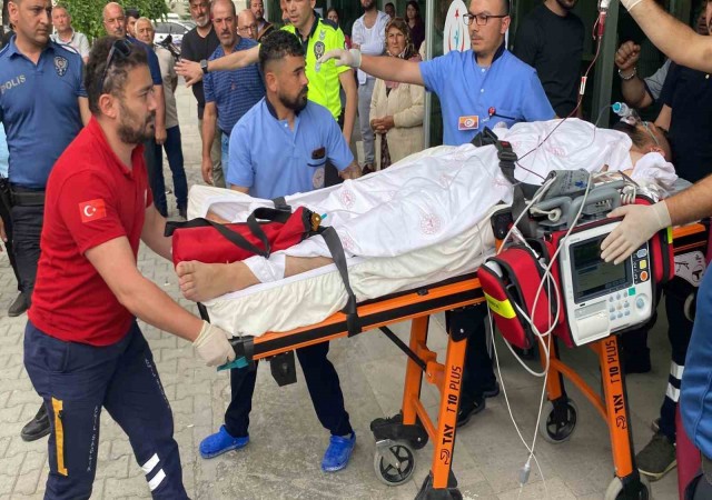 Kavgada göğsünden bıçaklandı, hava ambulansı ile Konyaya sevk edildi