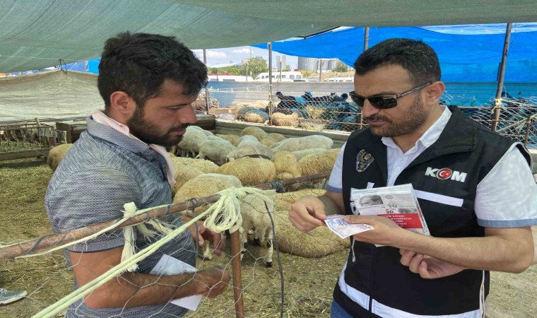 Konyada polisten kurban pazarında sahte para uyarısı