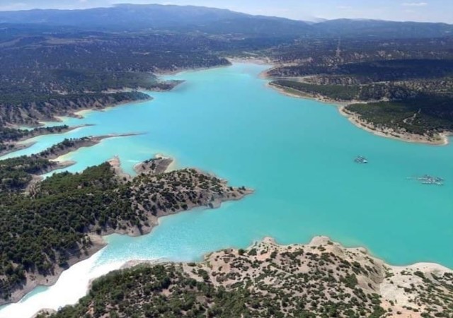 Korkuteli sulama suyu barajında su seviyesine yağmur desteği