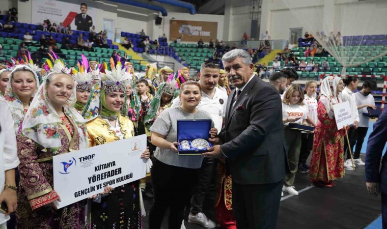 Kulüpler Arası Halk Oyunları Kütahya İl Yarışmaları renkli görüntülere sahne oldu