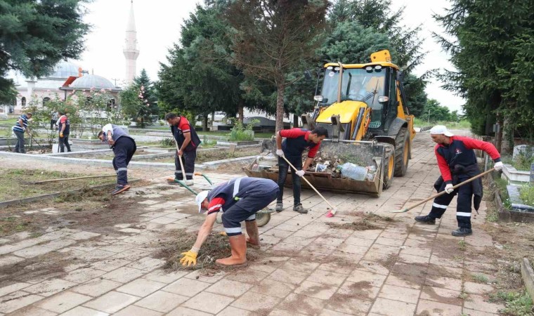 Kurban bayramı öncesi mezarlıklarda hummalı çalışma