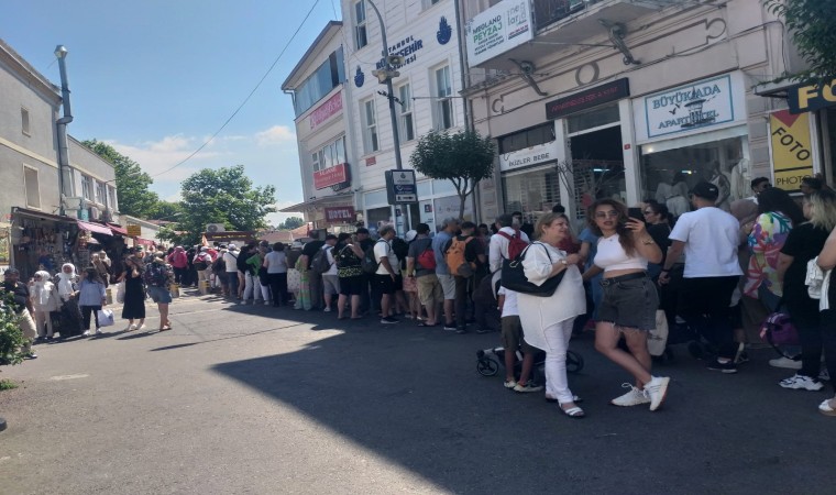 Kurban Bayramının üçüncü gününde vatandaşlar Adalara akın etti