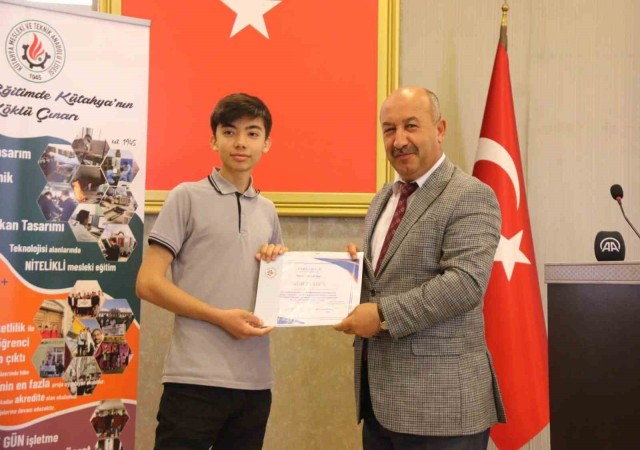 Kütahyada Erasmus+ proje kapanış toplantısı ve sertifika töreni