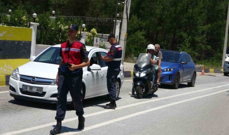 Marmarise bir günde 17 bin araç giriş yaptı