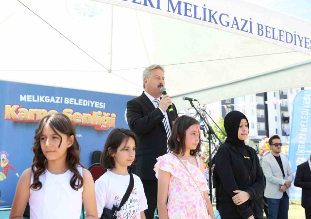 Melikgazinin Karne Şenliğinde çocuklar doyasıya eğlendi