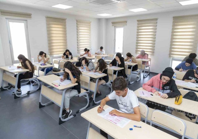 Mersindeki kurs merkezlerine YKS hazırlık ön kayıtları başladı