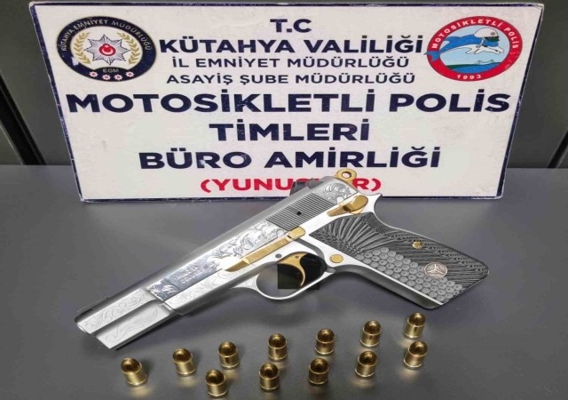 Mesken bulundurma ruhsatlı tabancasını taşırken Yunus Timlerine yakalandı