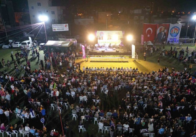 Mezitlide 4. Örtü Altı Üzüm Festivali yoğun ilgi gördü