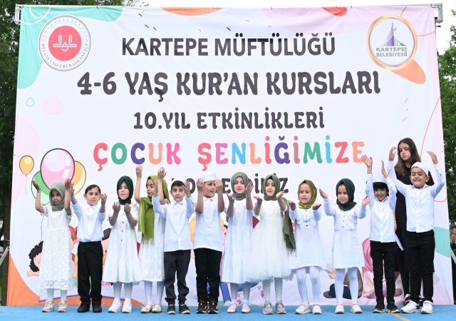 Minikler okudukları sure ve ilahilerle gönülleri fethetti