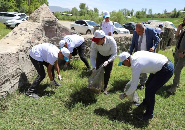 Muradiyede çevre temizliği