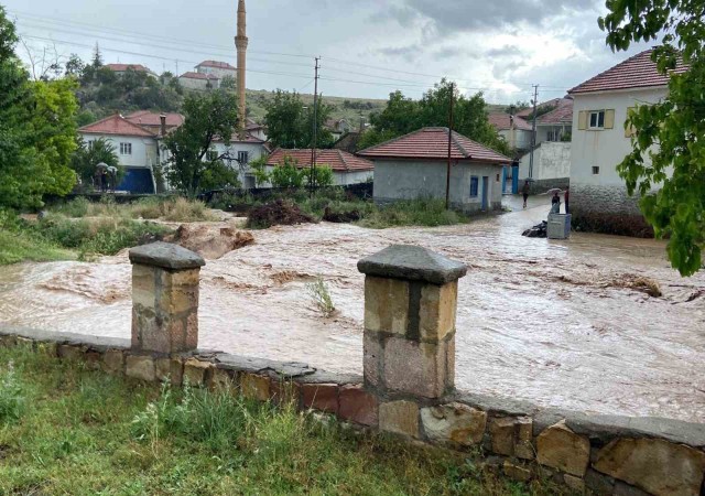 Nevşehirde selin yaraları sarılıyor