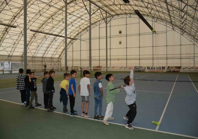 Öğrencilerin Düzce Üniversitesine ilgisi devam ediyor