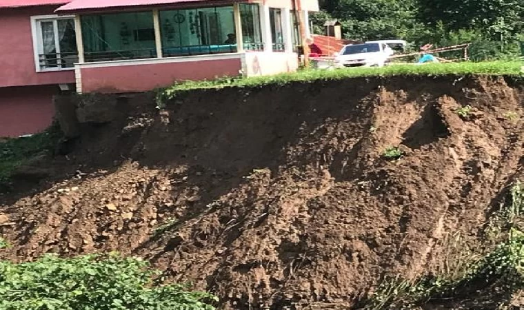 Ordu’da sağanak heyelanlara neden oldu