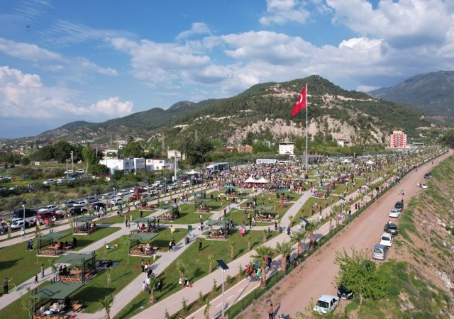 Osmaniye Belediyesinden karne şenliği