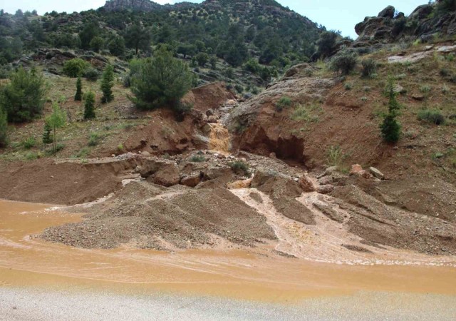 (ÖZEL) Heyelan felaketinin yaşandığı bölge dron ile görüntülendi