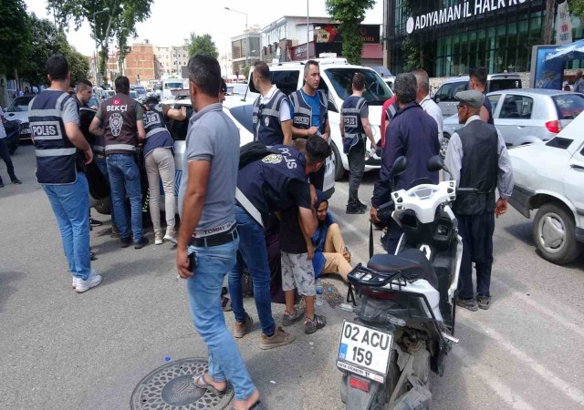 Polis aracı ile motosiklet çarpıştı: 2 yaralı