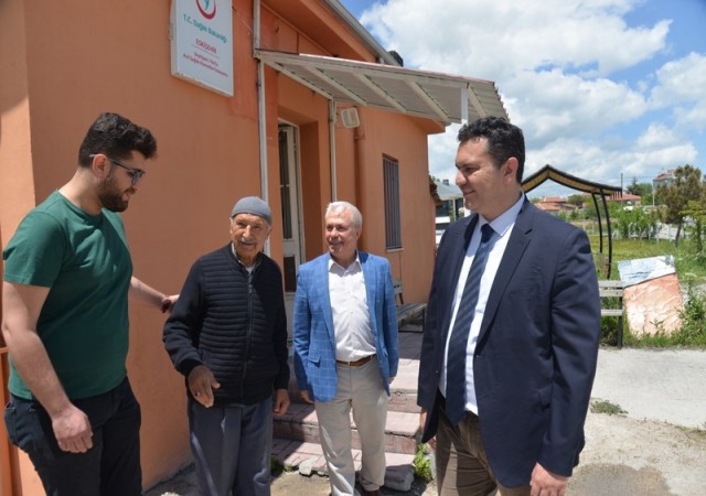 Prof. Dr. Uğur Bilgeden, Seyitgazi İlçesi ve Kırka Mahallesindeki sağlık kuruluşlarına ziyaret