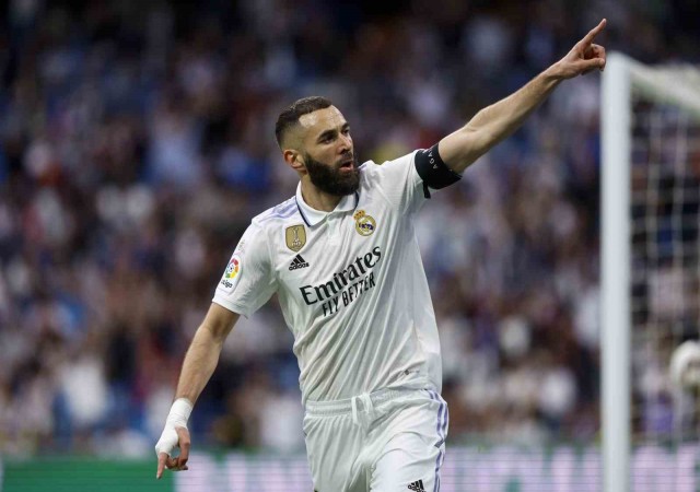 Real Madrid, Benzemanın takımdan ayrılacağını duyurdu