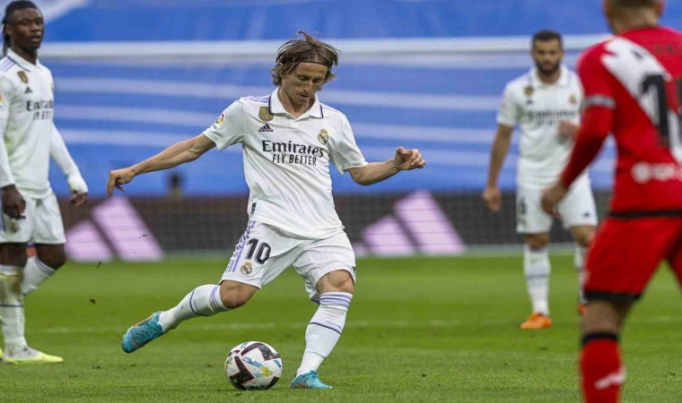 Real Madrid, Luka Modricin sözleşmesini 2024 yılına kadar uzattı