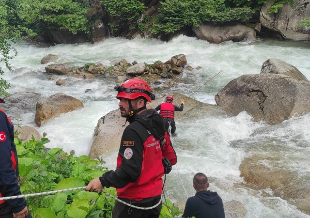 Rizede 44 yaşındaki kayıp hasta kadın için arama çalışması başlatıldı