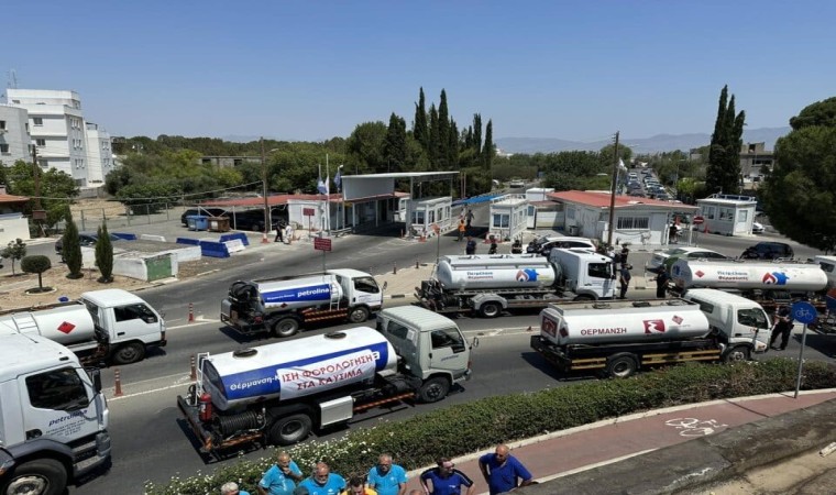 Rum akaryakıt istasyonları KKTCden yakıt alınmasını protesto etti