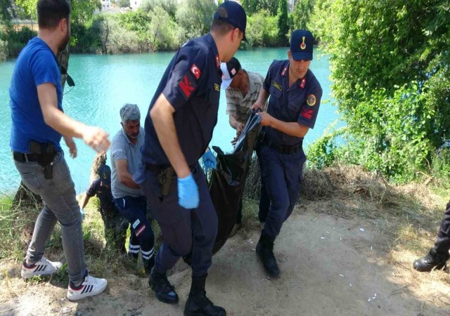 Sabah evden çıkan yaşlı kadının cesedi Manavgat Irmağında bulundu