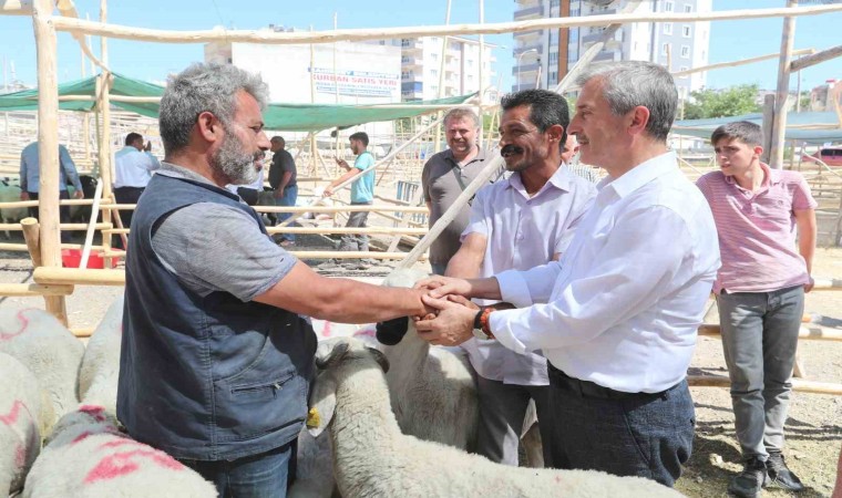 Şahinbeyde kurban satış ve kesim yerleri belirlendi