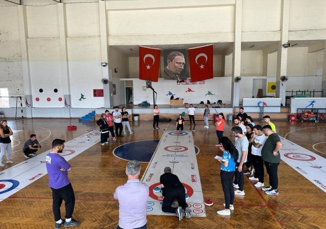 Salihlide çocuklar ve gençler, Floor Curling ile tanışacak