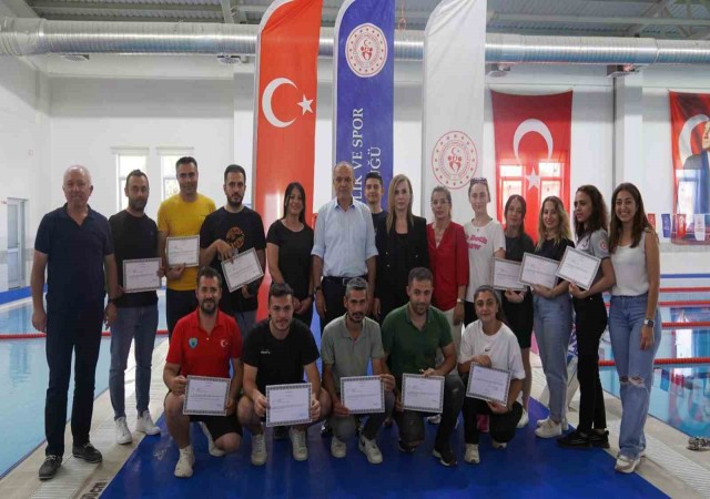 Şampiyon özel sporculara başarı belgesi