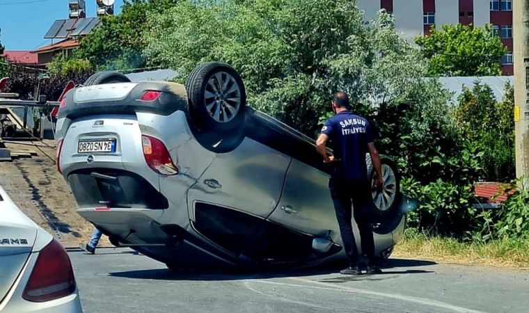 Samsunda park halindeki araca çarpan otomobil takla attı: 1 yaralı