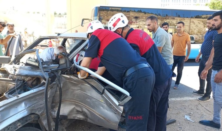 Şanlıurfada iki otomobil çarpıştı: 5 yaralı